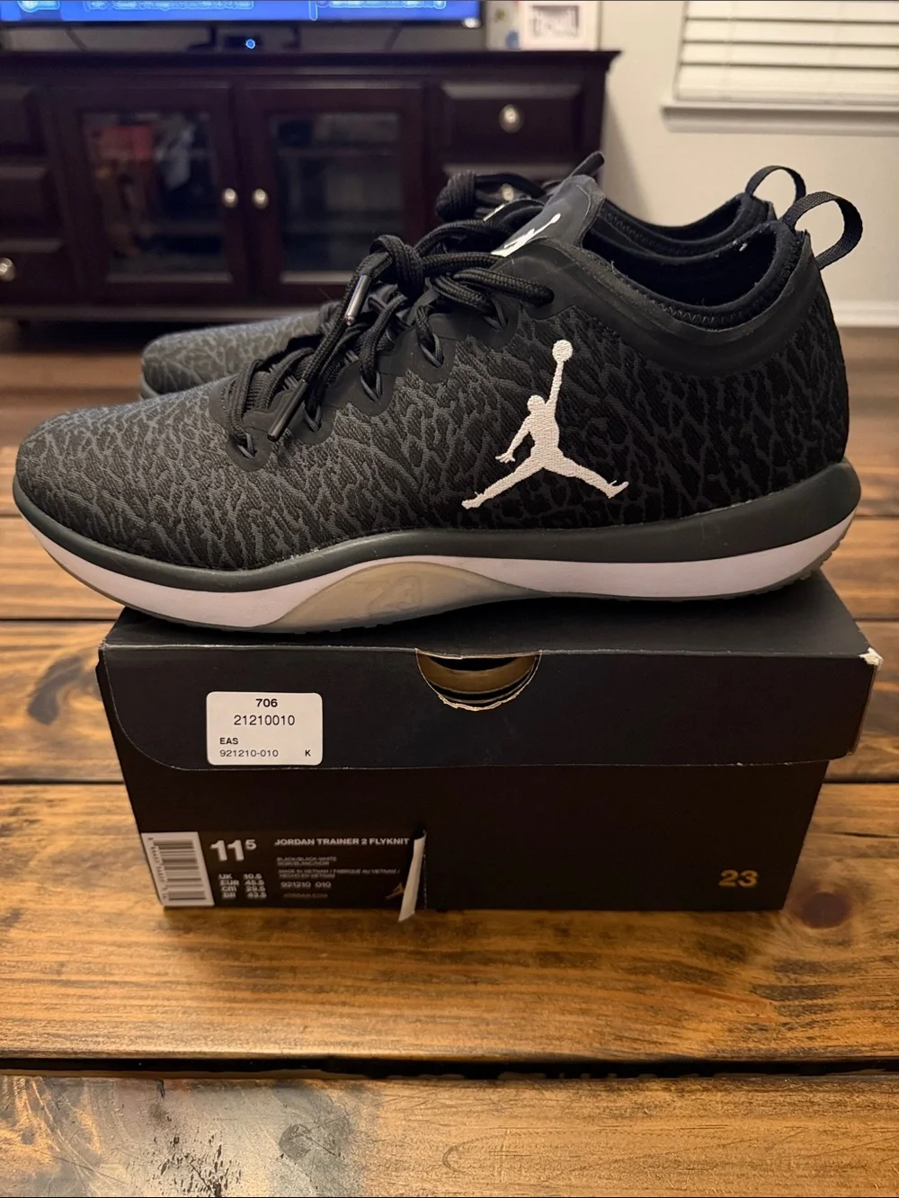 Jordan Trainer 2 FlyKnit. Sz. 11.5